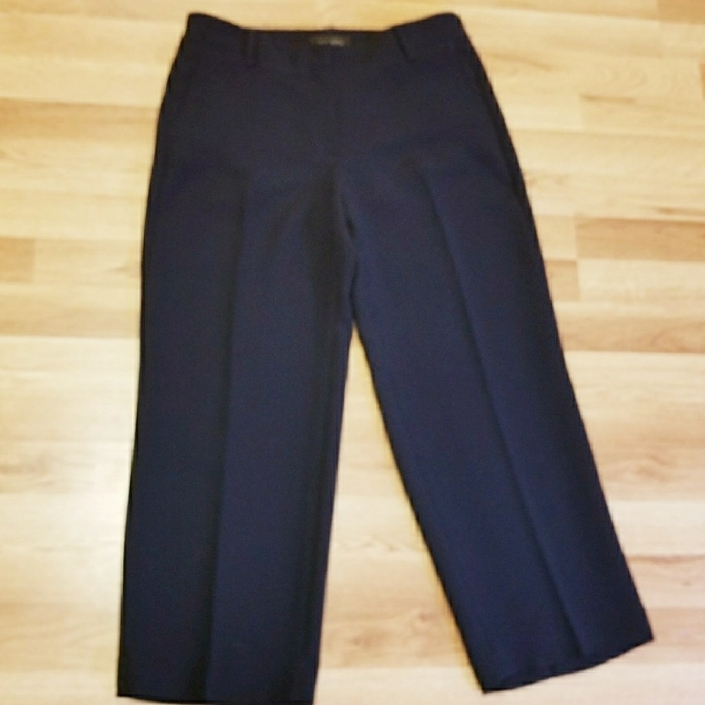 TALBOTS NAVY BLUE CAPRI DRESS PANTS. NWT!